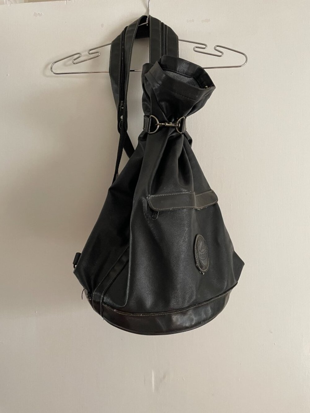 Convertible Bucket Bag - Backpack - Picture 10 of 10